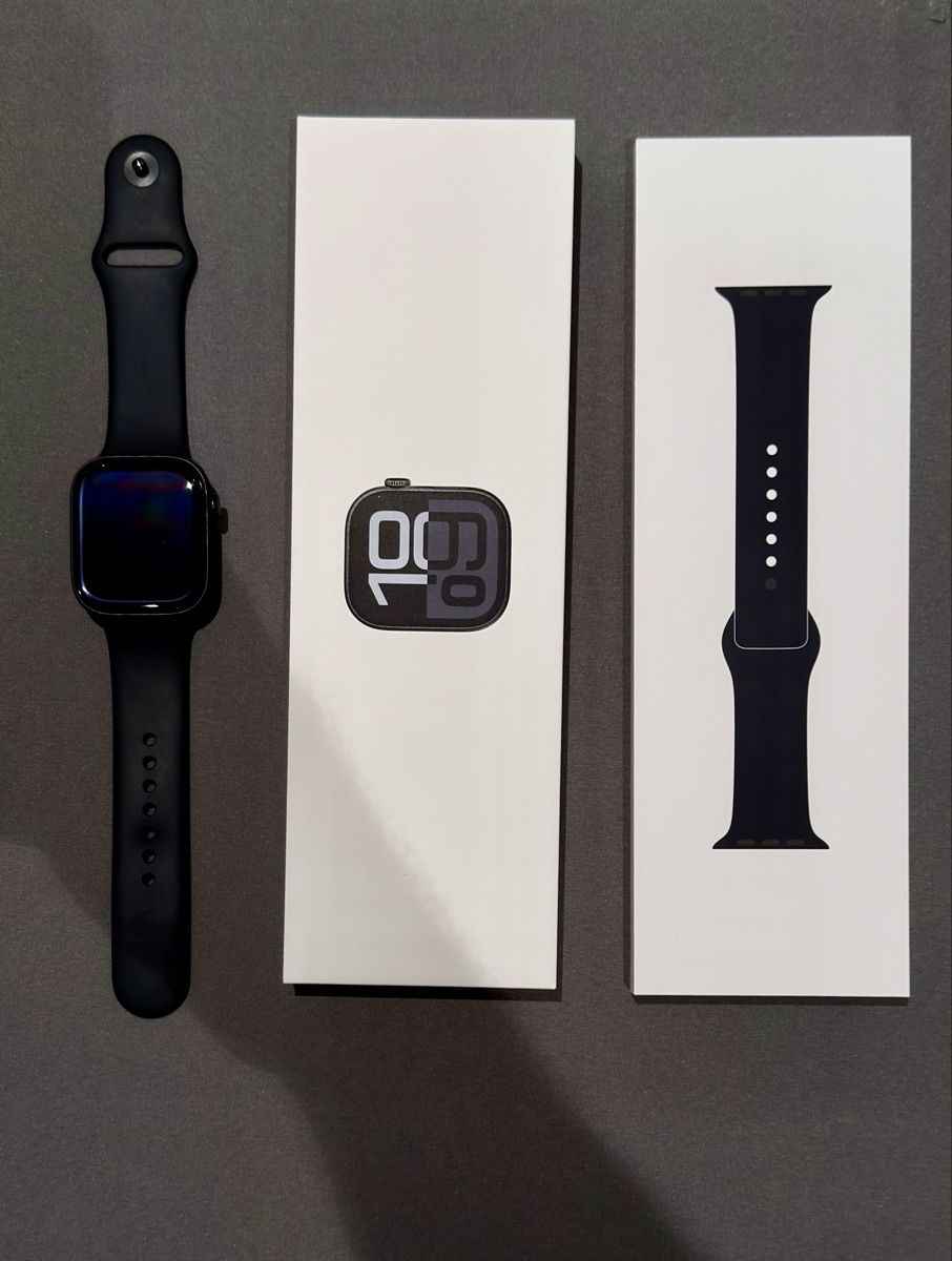 Apple Watch Series 9, GPS + Callular With Stainless Steel || ساعة أبل من السلسلة 9، مزودة بنظام تحديد المواقع العالمي (GPS)